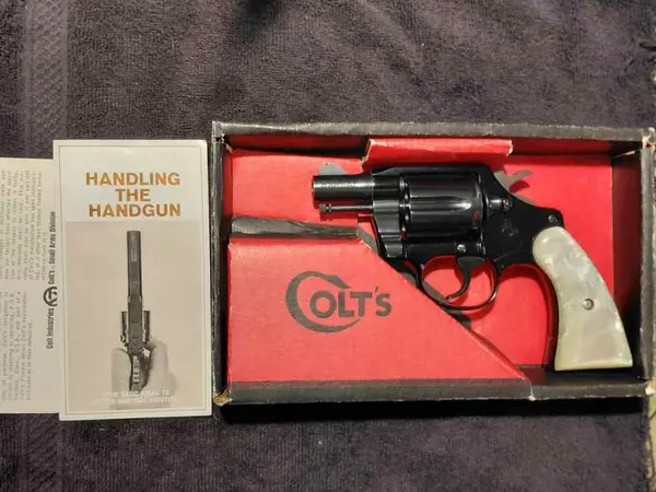 Exquisite Colt Cobra 38 special with original box