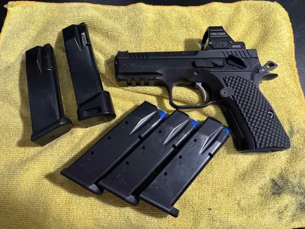 CZ Shadow 2 Compact ***5 mags & Extra CGW Parts