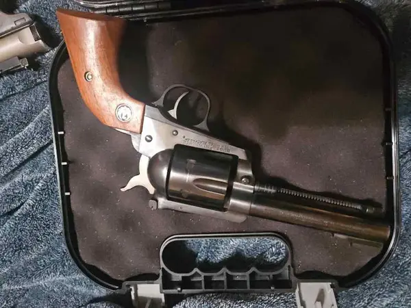 Ruger Blackhawk 357/9 new model convertible