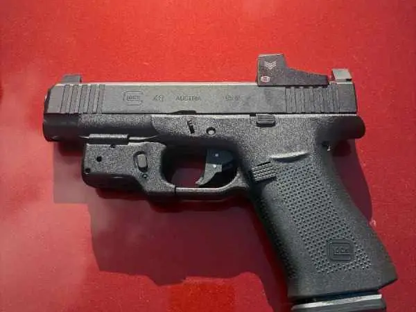 Glock 48 w/ 2 Shield Arms 15rnd mags