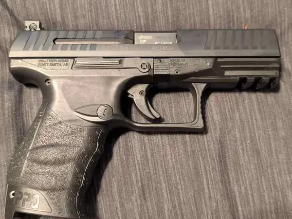WTS Walther PPQ M2 w/Mags and Holster
