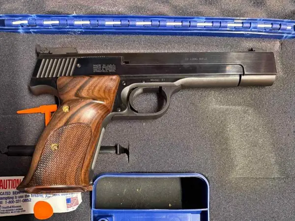 Smith & Wesson model 41 target pistol