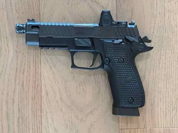 MINT CONDITION ZEV P226