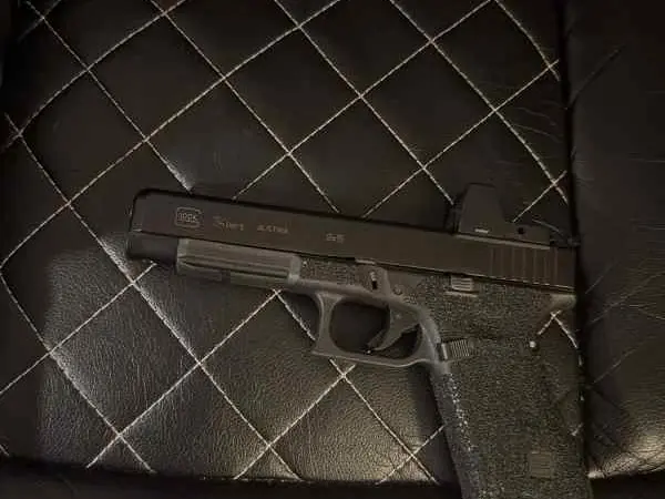 Glock34 with trijicon type2RMR