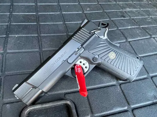 Wilson Combat 2011 / Double Stack 1911 Spec Ops 9