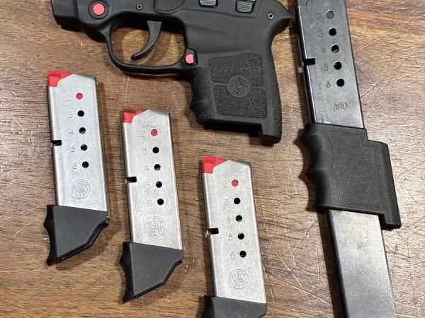 S&W M&P BODY GUARD .380 GREAT CONDITION Extra Mags