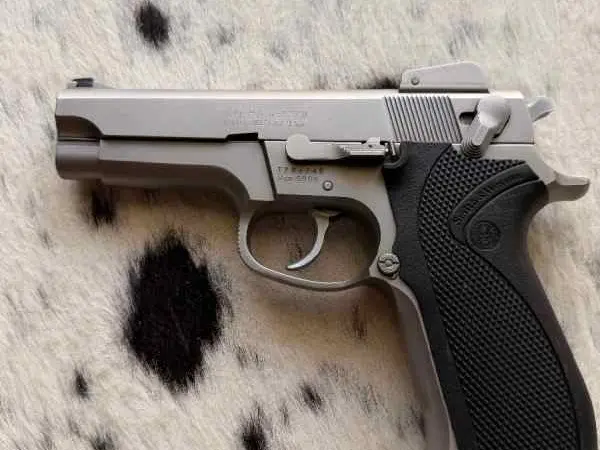 Smith and Wesson MOD5096