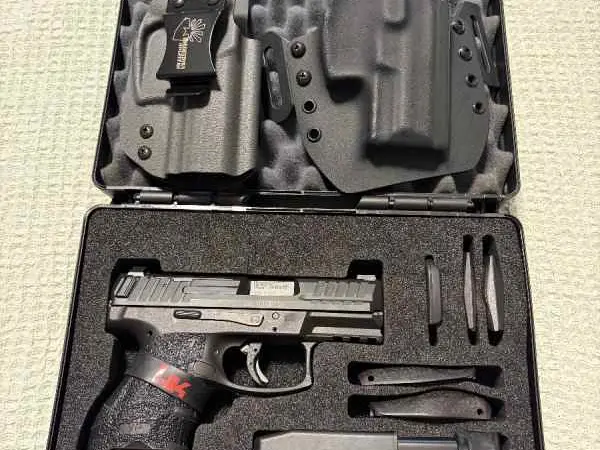 HK VP9SK-B & 2 Bordertown Holsters