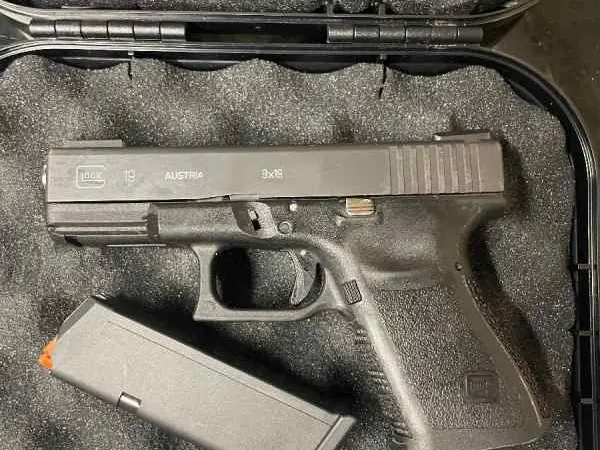 Glock 19