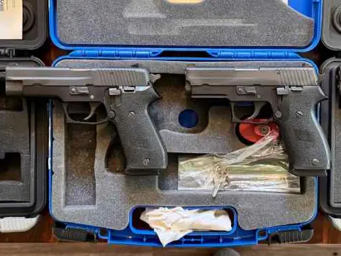 4 Sig Sauer P220’s in 45. SAS, Carry, Compact,Full