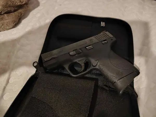 S&W M&P 40 cal asking$ 340 obo