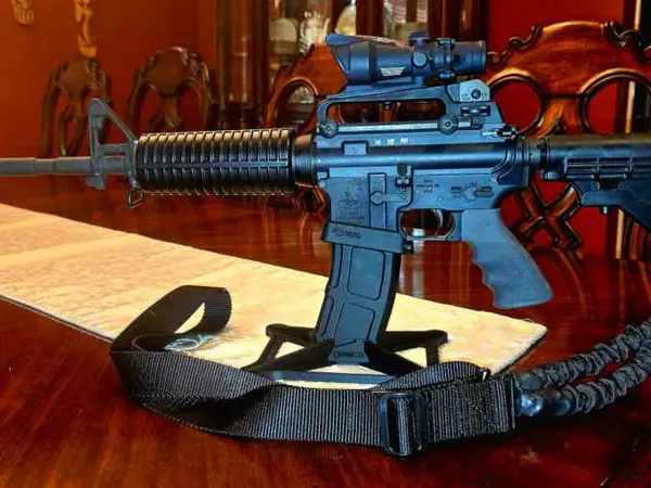 BUSHMASTER AR15 RIFLE