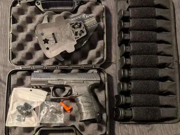 WTS Walther PPQ M2 w/Mags and Holster