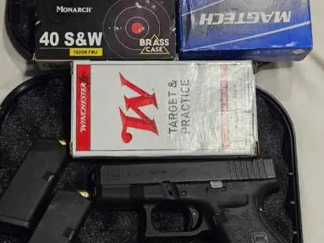Glock 27 gen 4 .40cal with night sights.. 220 rds