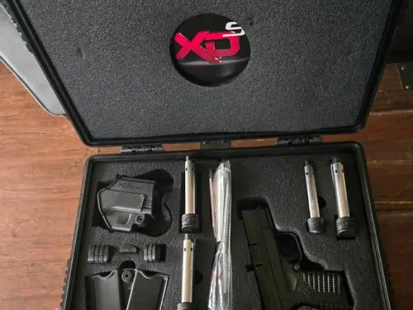 Springfield Armory XDS 9mm Carry Package