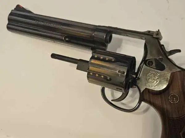 S&W 357 - NRA edition 586 Revolver