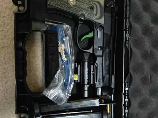 FS: Like new Beretta 92X Full size