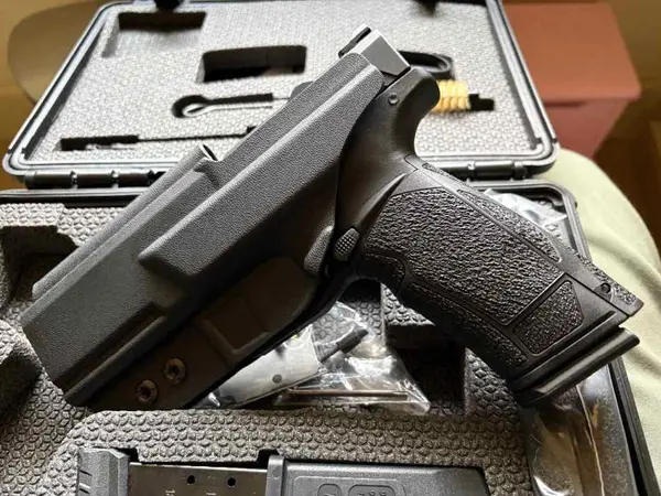TISAS XP9 DUTY W/holster