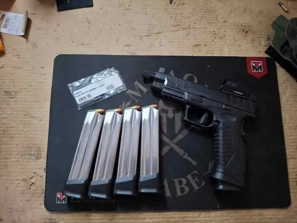 XDM Elite OSP, 5 mags, Holosun EPS rds & holster