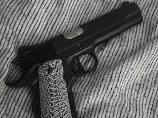 Dan Wesson Valor .45ACP