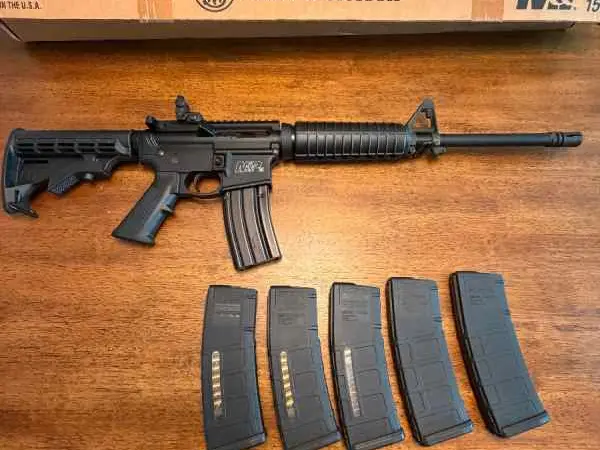 S&W MP15 Sport AR15 Practically New