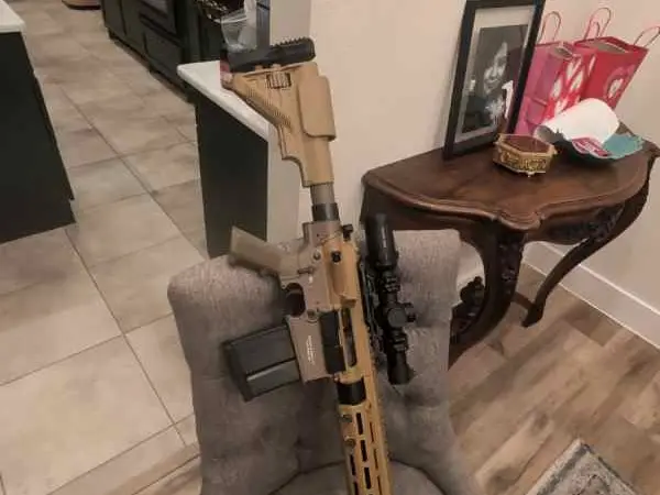 HK 762 A1