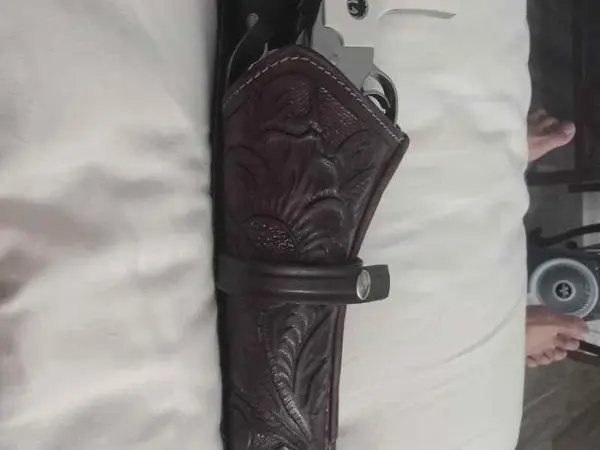 Revolver holster very nice tooling