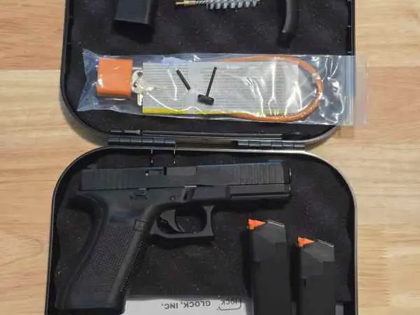 Glock 17 Gen 5 - Unfired NIB