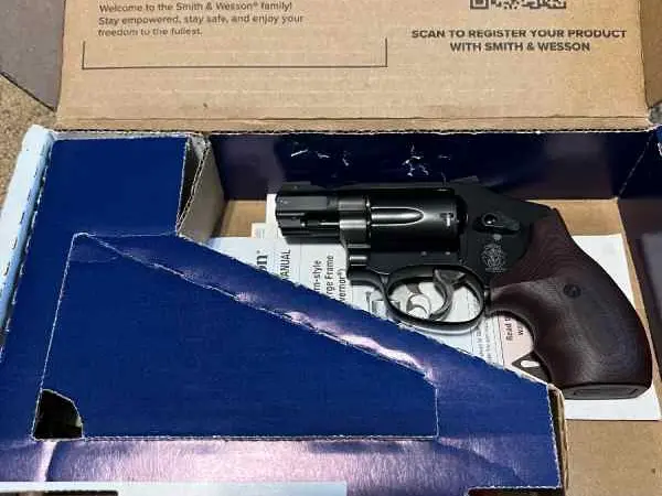 LIPSEY'S EXCLUSIVE SMITH AND WESSON 442 UC 38 SPEC