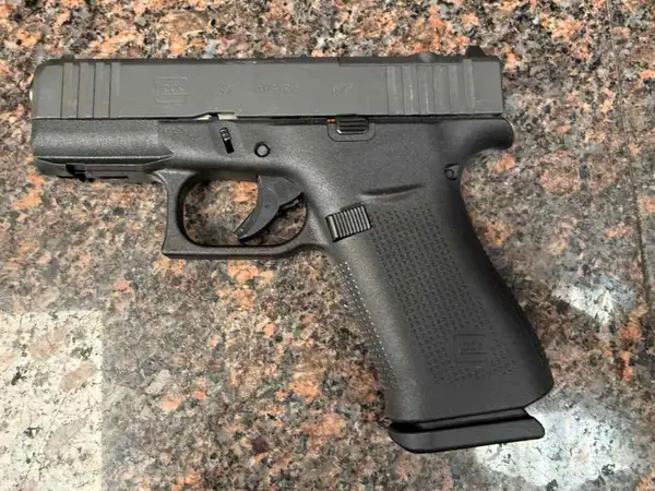Glock 43x 9mm pistol 2mags/case