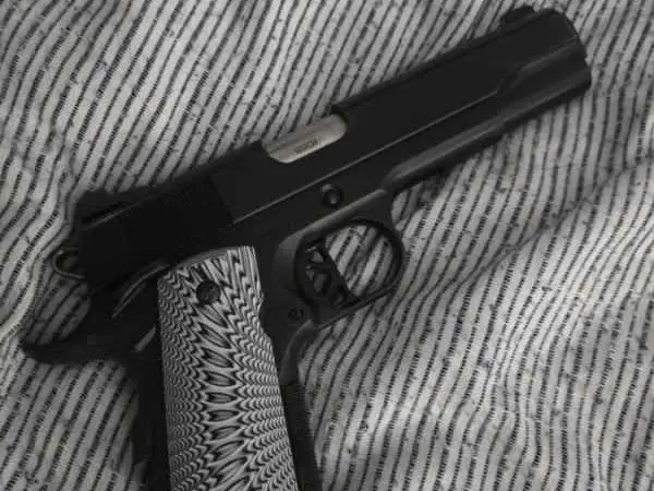 Dan Wesson Valor 1911