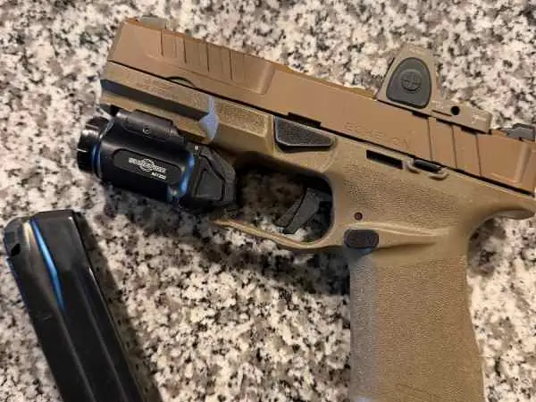 Springfield Echelon 9mm FDE