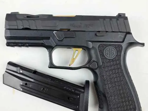 P320 XCARRY SPECTRE GOLD WTT