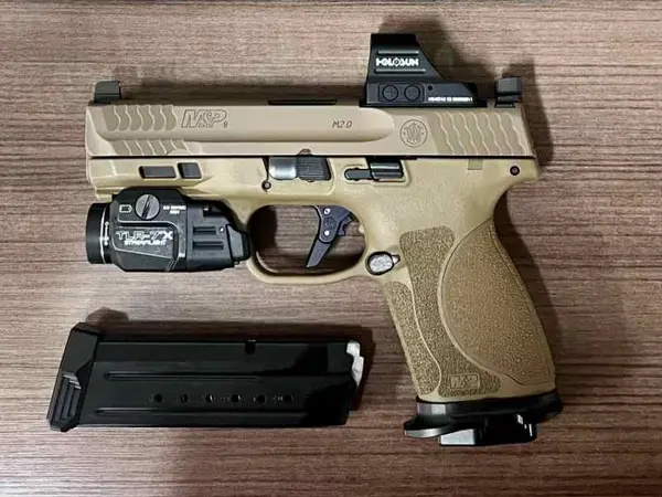 Smith & Wesson M&P9 M2.0 FDE Compact