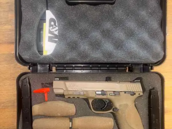 S&W M&P 40 Desert
