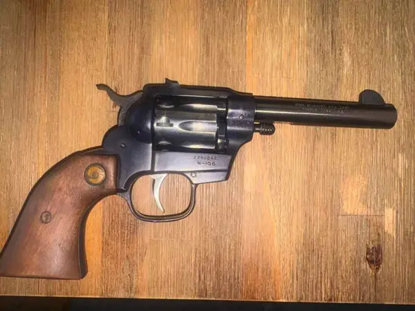 Hombre 22 Revolver