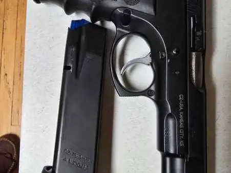 CZ-75b