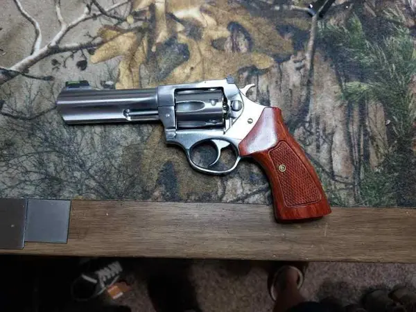 Ruger sp101 327 Federal