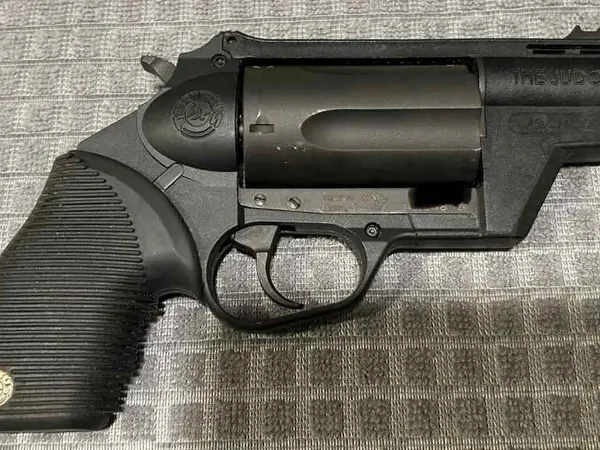 Taurus Judge Public Defender.410/.45 LC