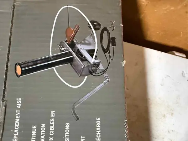 Clay thrower