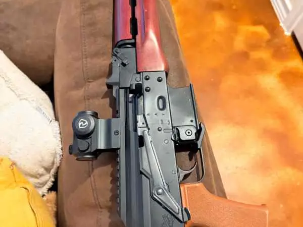 AK-V
