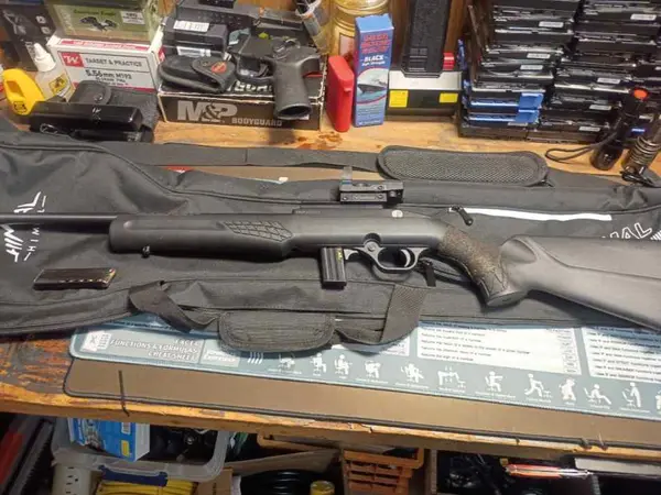 Rossi 22lr threaded barrel like new rifle case inc