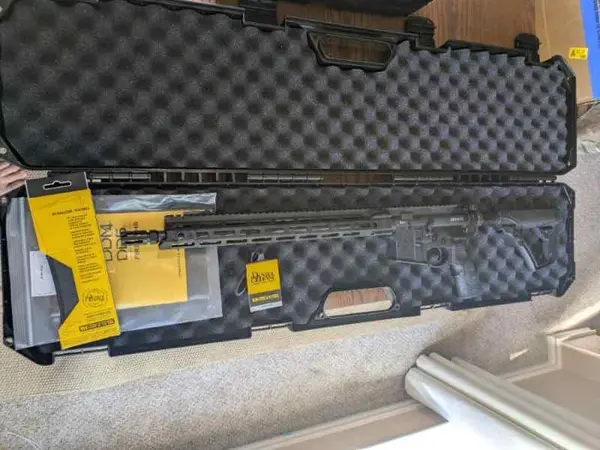 Daniel Defense DDM4V7 $1200 Brand New