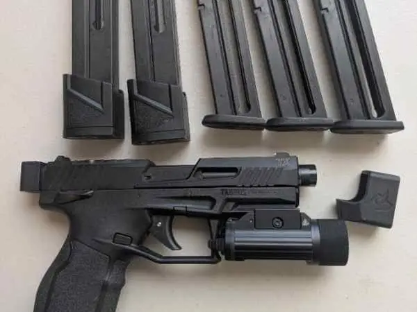 Taurus TX22 with FRT