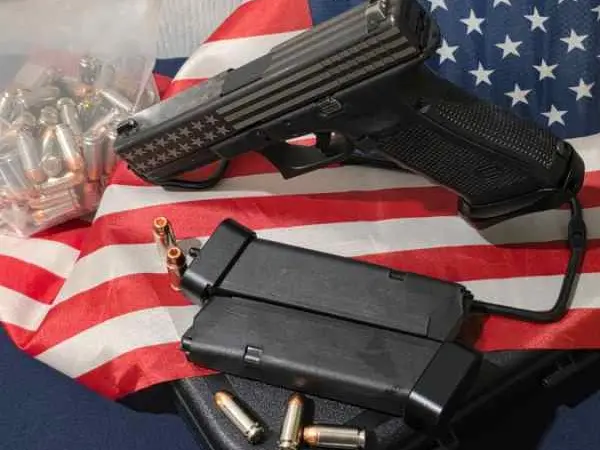 GLOCK 22 GEN4 CUSTOM STARS AND STRIPES ENGRAVED