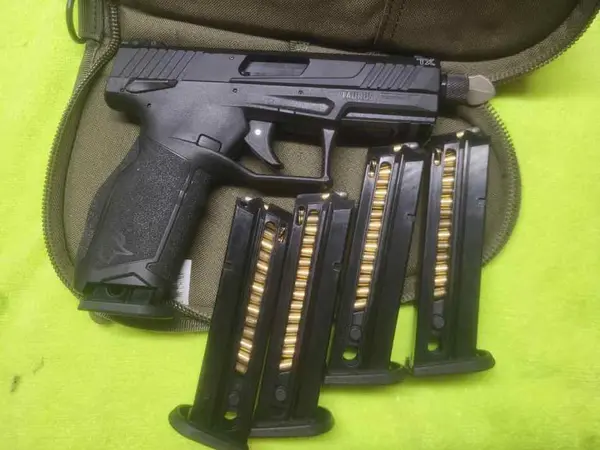 Taurus TX 22 threaded w/5 mags