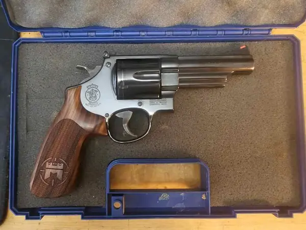Smith & Wesson Model 29 Classic 44 Magnum 4in