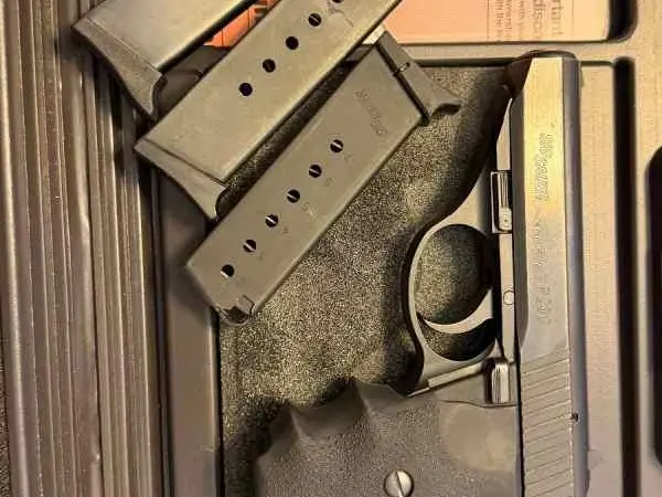 SIG Sauer P230 .380 ACP + 3 Mags