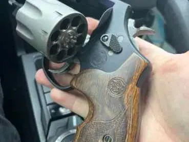 S&W 327