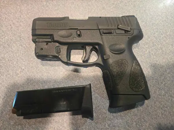 Taurus G2C .40S&W w/ green laser